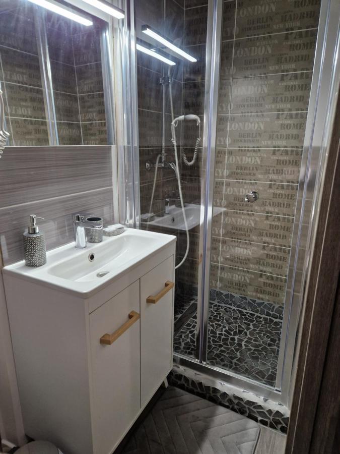 Studio Meuble Au Rdc , Proche Lac Aix-les-Bains Luaran gambar